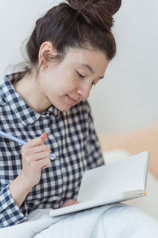 Beginner Guide to Journaling Every Day for a Healthier Mind